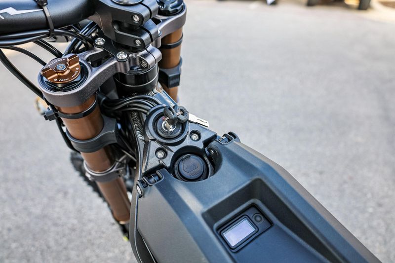 NEW 2025 SURRON LIGHT BEE X Image 6