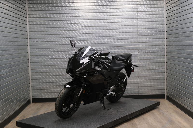 NEW 2026 YAMAHA YZFR3 ABS Image 7