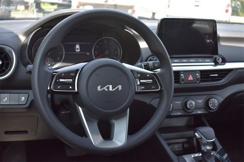 2024 Kia Forte LXSImage 17