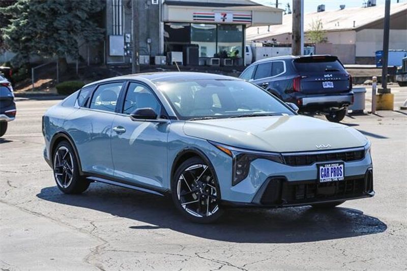 New 2025 Kia K4 GT-LineImage 2