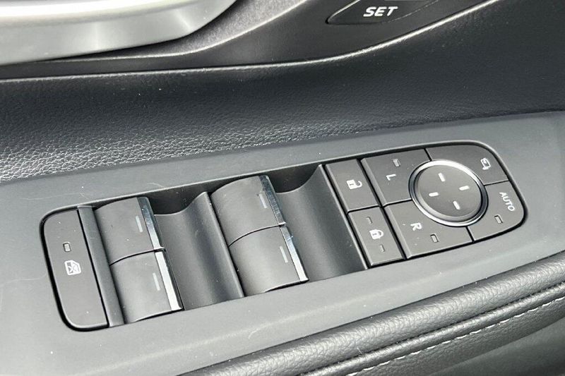 New 2026 Toyota Grand Highlander Hybrid Nightshade EditionImage 11