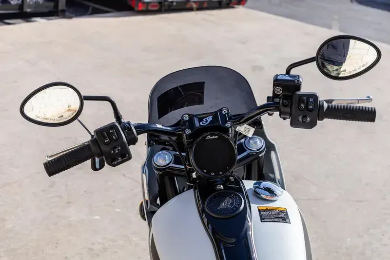 NEW 2025 INDIAN MOTORCYCLE SPORT CHIEF Image 13