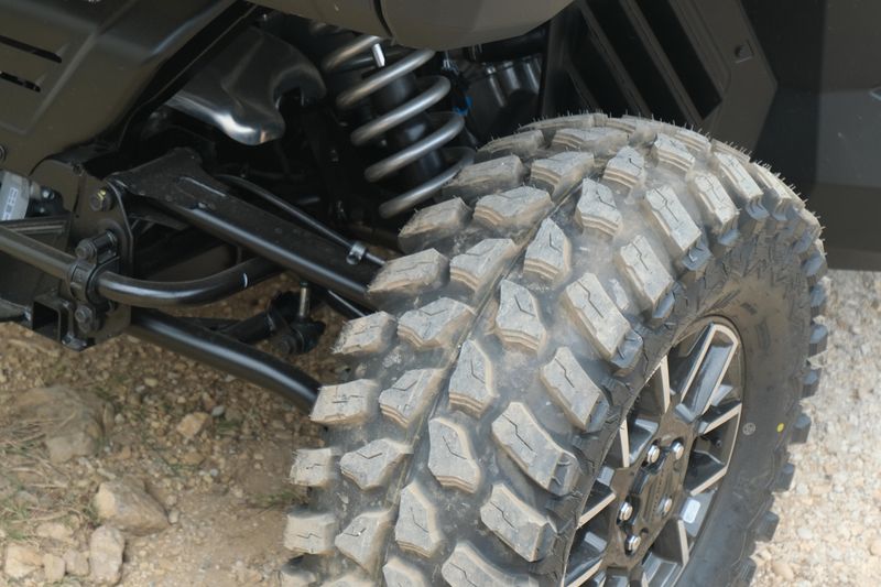 New 2025 Polaris RANGER CREW XD 1500 NORTHSTAR EDITION ULTIMATE GHOST WHITE METALLIC SMOKE Image 24