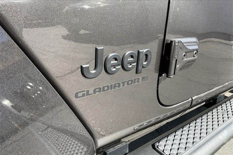 2024 Jeep Gladiator Sport S 4x4Image 13