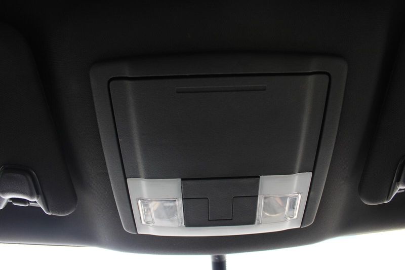 2015 Ford Explorer XLT photo 17