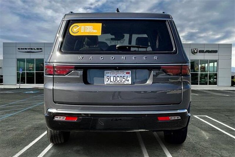 2024 Jeep Wagoneer Base photo 3