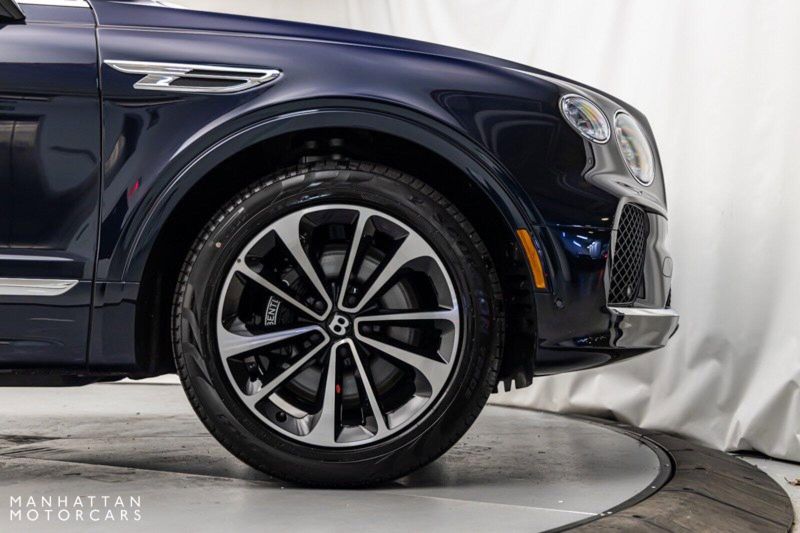 2024 Bentley Bentayga Hybrid V6Image 9