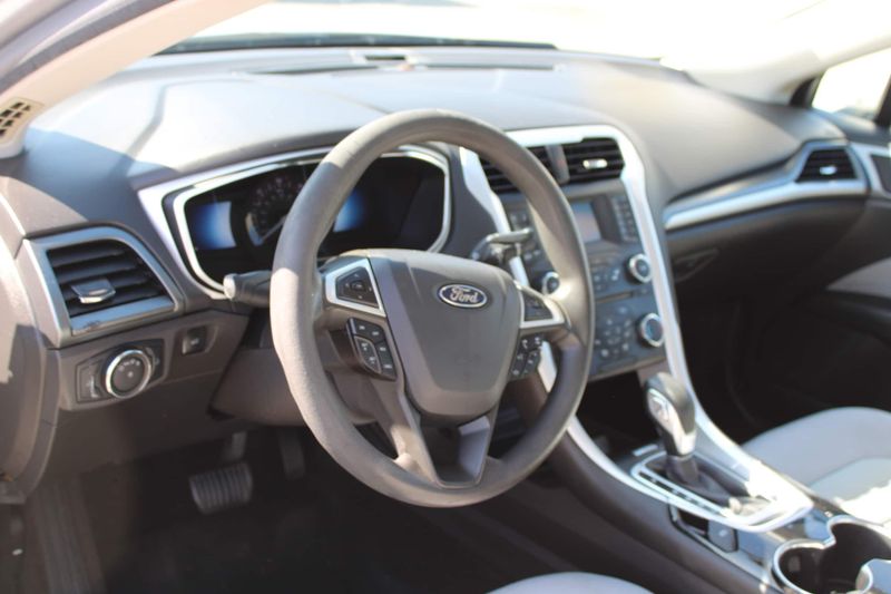 2014 Ford Fusion Hybrid SImage 7