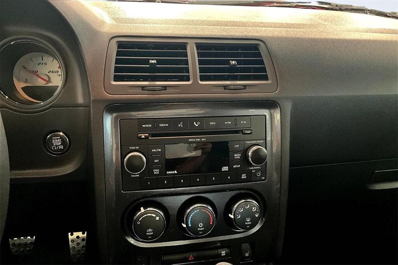 2009 Dodge Challenger SRT8 photo 16