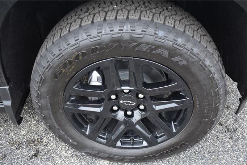New 2025 Chevrolet Silverado 1500 High CountryImage 13