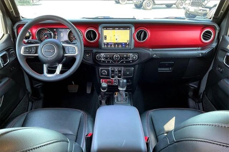 Used 2023 Jeep Gladiator RubiconImage 15