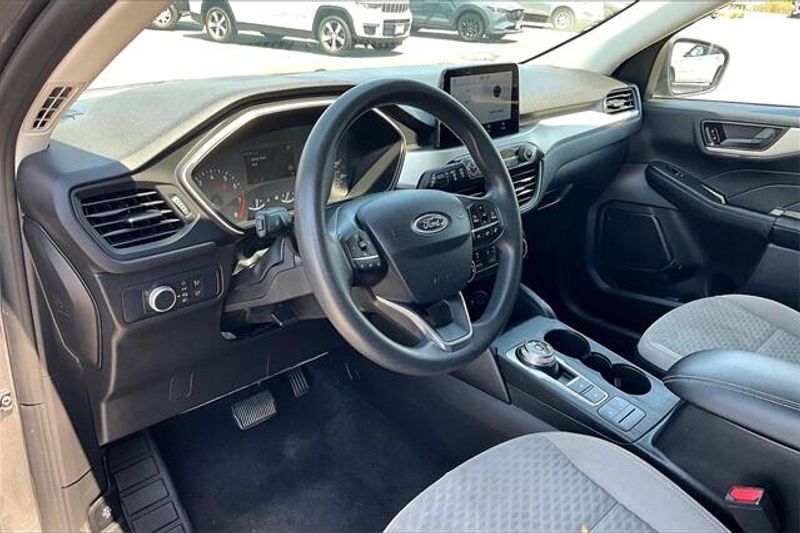 Used 2022 Ford Escape SEImage 14
