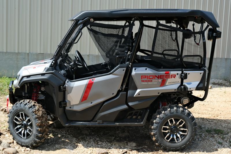 2025 Honda PIONEER 10005 TRAIL SE MATTE GRAY METALLIC Image 7