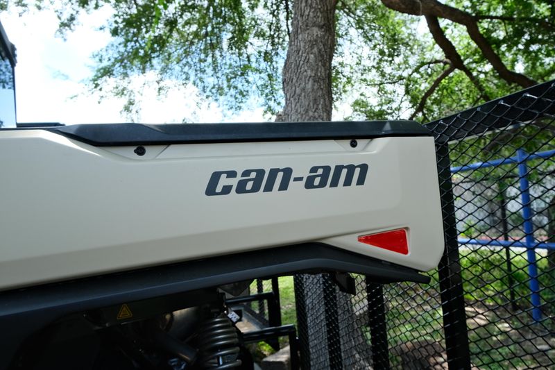 NEW 2026 CAN-AM DEFENDER MAX LIMITED CAB HD11 Image 8