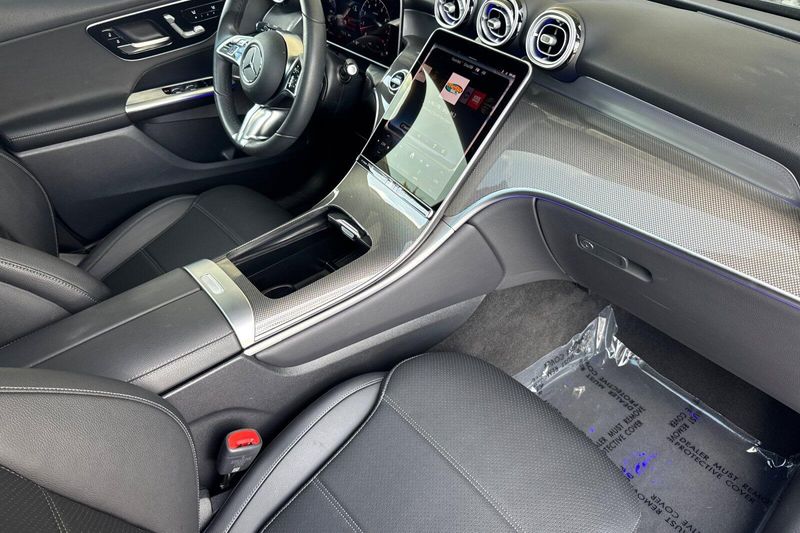 Used 2026 Mercedes-Benz GLC 300Image 18