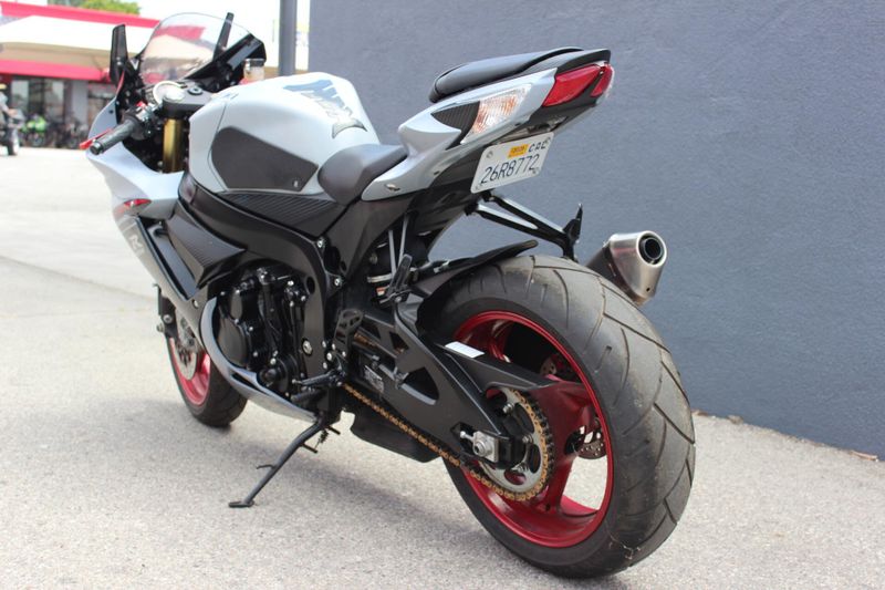 2023 Suzuki GSX-R750 CA Image 4