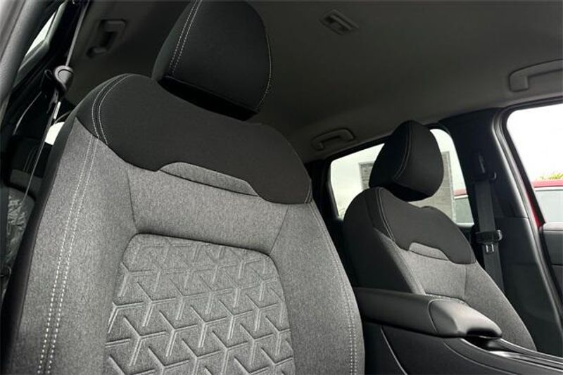New 2025 Nissan Kicks SVImage 14