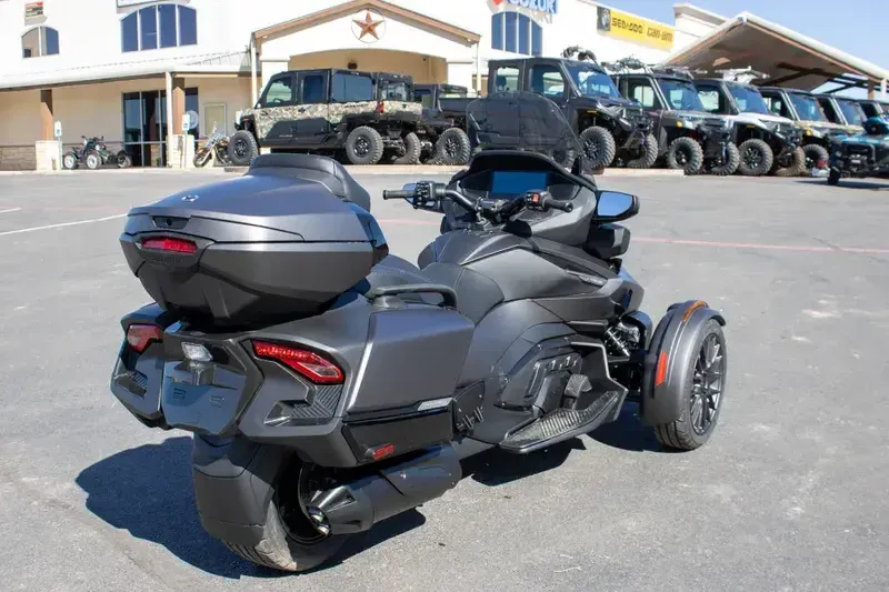 NEW 2026 CAN-AM SPYDER RT LIMITED Image 3