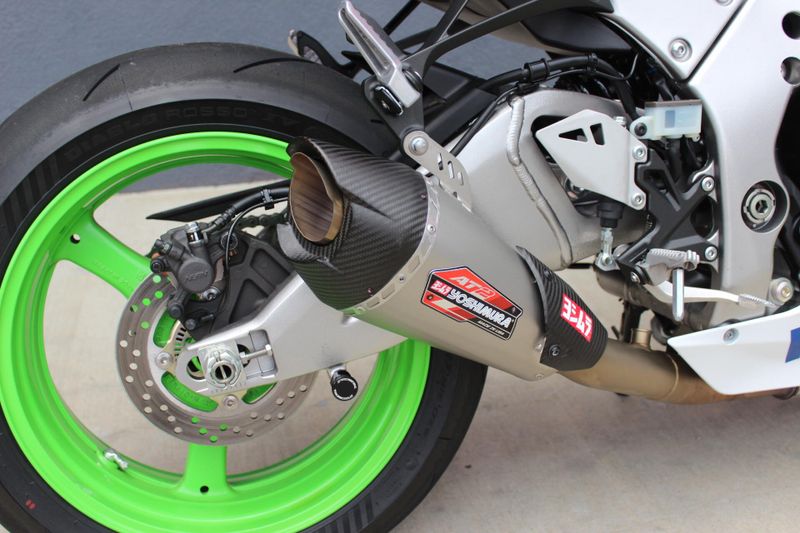 2024 Kawasaki NINJA ZX-10R ABS Image 11
