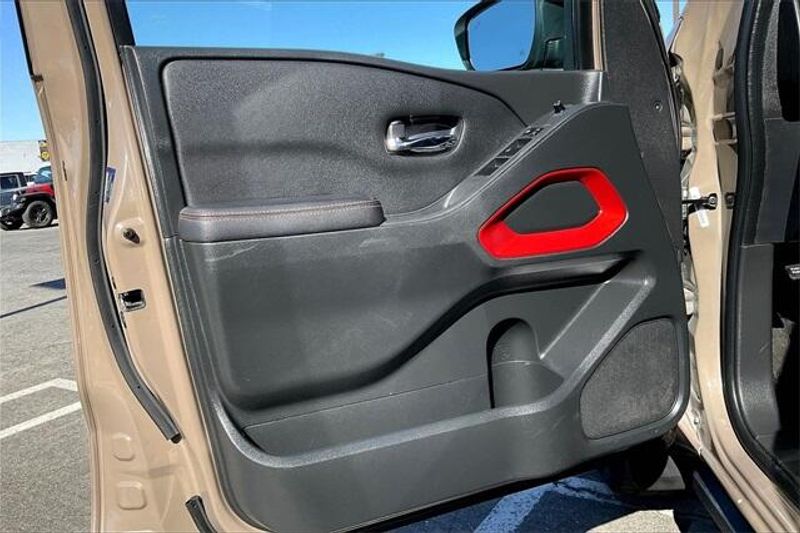 Used 2023 Nissan Frontier PRO-XImage 22