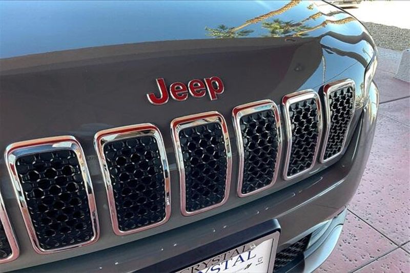 2020 Jeep Cherokee LimitedImage 30