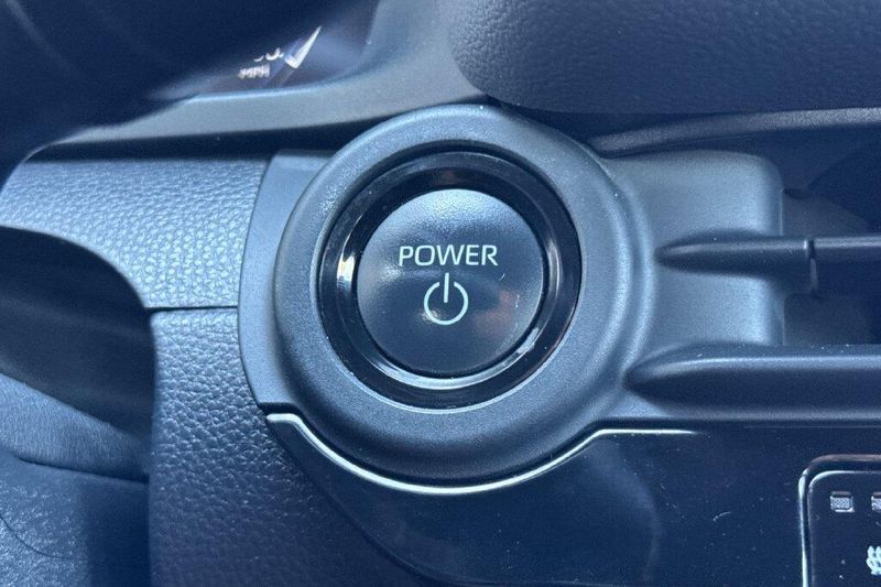 Used 2025 Toyota Crown Signia XLEImage 21