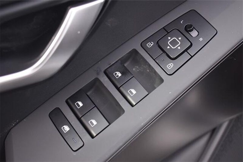2025 Kia Niro LXImage 19