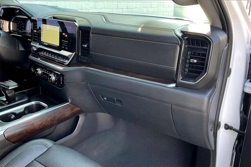 Used 2023 GMC Sierra 1500 SLTImage 16