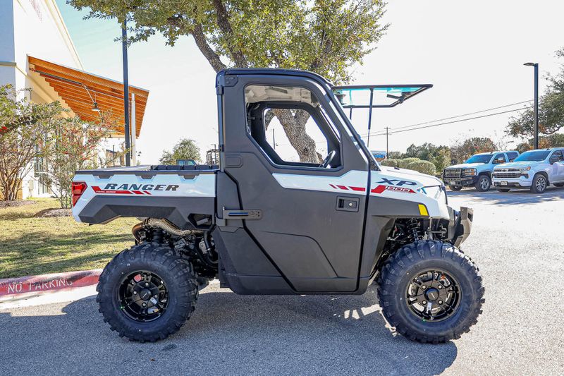 2025 Polaris RANGER XP 1000 NORTHSTAR TRAIL BOSS EDITION CRYSTAL WHITE WITH PERFORMANCE RED ACCENTSImage 6