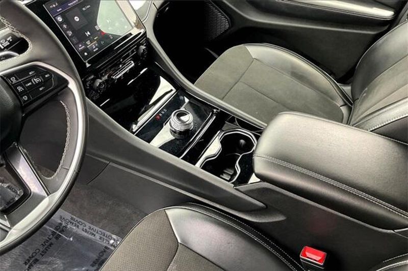 2023 Jeep Grand Cherokee AltitudeImage 17