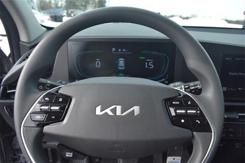 2025 Kia Niro LXImage 24