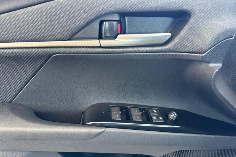 New 2026 Toyota Camry SEImage 10