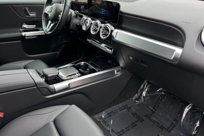 2023 Mercedes-Benz EQB 300Image 18