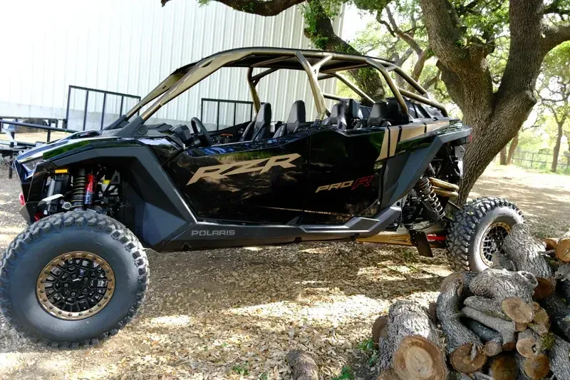 2025 Polaris RZR PRO R 4 ULTIMATE BLACK CRYSTAL AND SHADOW BRONZE Image 6