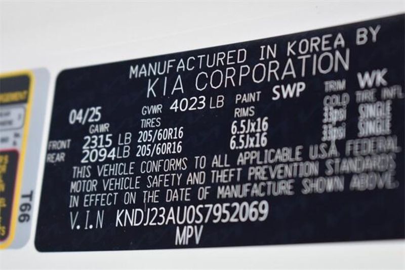 New 2025 Kia Soul LXImage 31