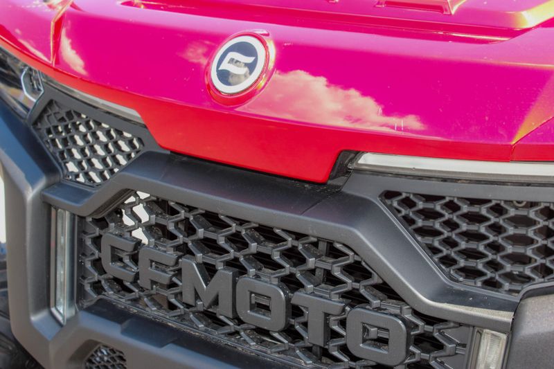 2025 CFMOTO UFORCE 1000 PRO BORDEAU RED Image 3