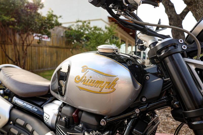 USED 2025 TRIUMPH SCRAMBLER 1200 X Image 2