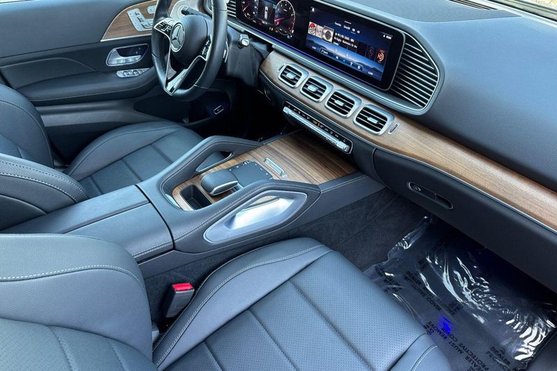 Used 2025 Mercedes-Benz GLE 450Image 18