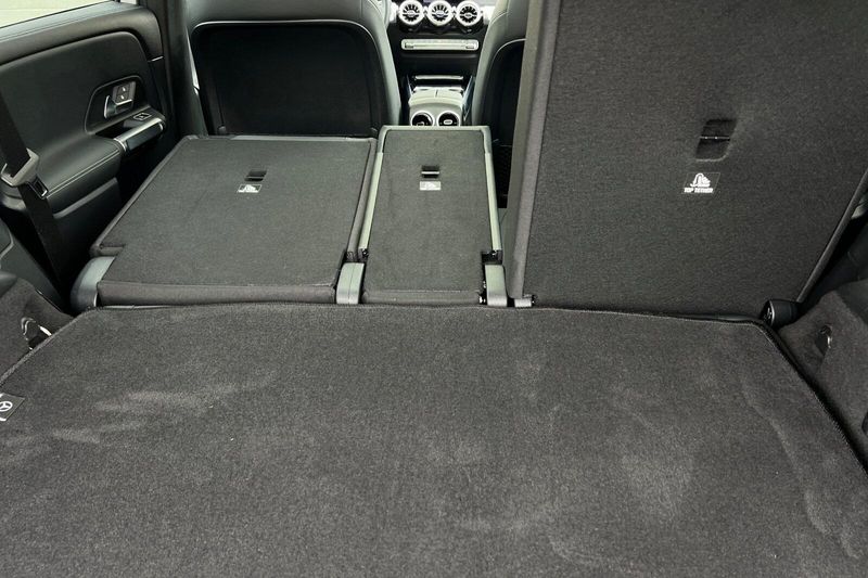 2023 Mercedes-Benz EQB 300Image 17