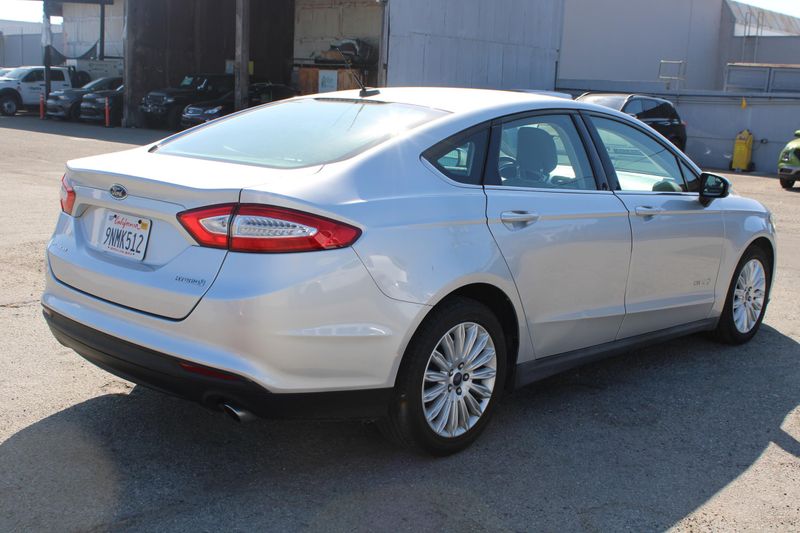 2014 Ford Fusion Hybrid SImage 2