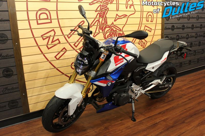 2024 BMW F 900 R Image 5