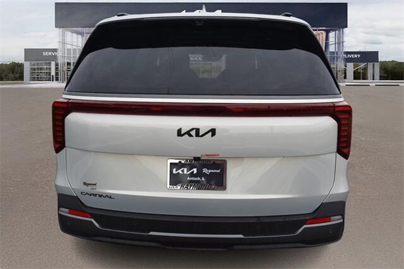 2025 Kia Carnival SX PrestigeImage 4