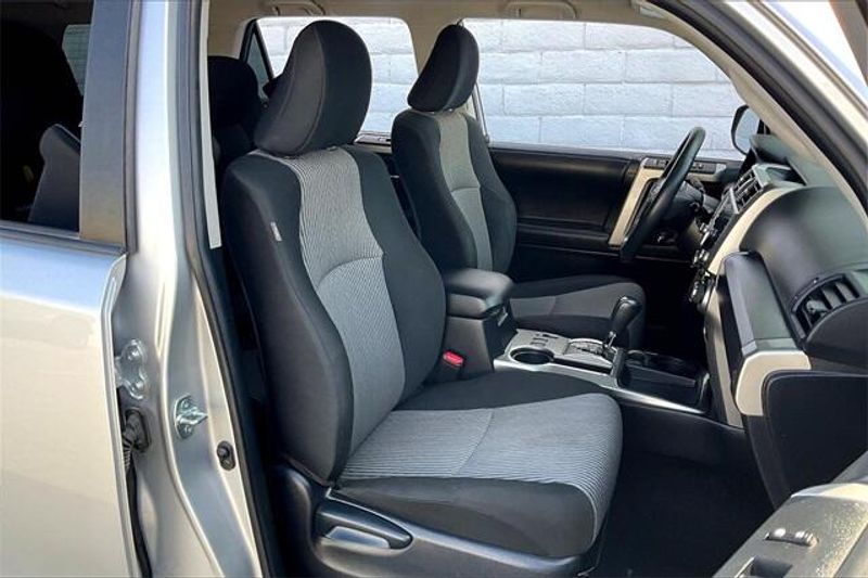 2022 Toyota 4Runner SR5Image 6