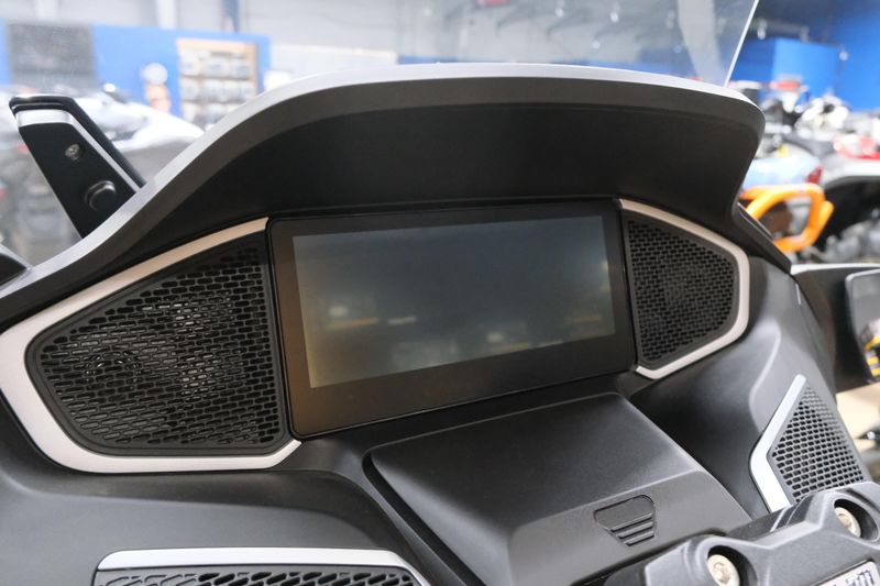 NEW 2026 CAN-AM SPYDER RT LIMITED Image 20