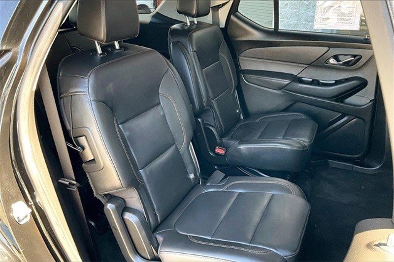 2020 Chevrolet Traverse RS in a Mosaic Black Metallic exterior color and Jet Blackinterior. Crystal Chrysler Jeep Dodge Ram (760) 507-2975 pixelmotiondemo.com 
