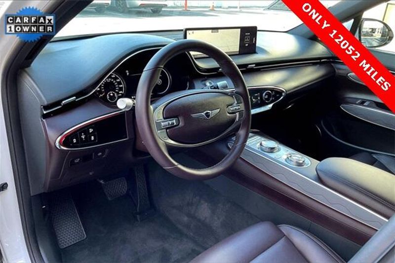 Used 2023 Genesis GV70 2.5T AdvancedImage 14