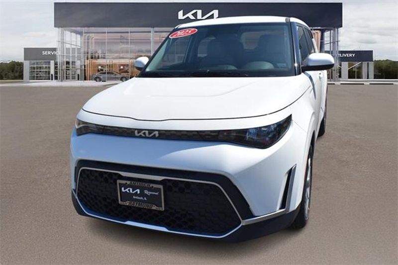 New 2025 Kia Soul LXImage 7