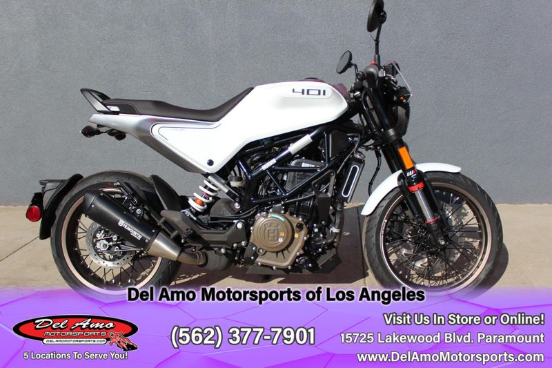 2023 HUSQVARNA VITPILEN 401  in a WHITE exterior color. Del Amo Motorsports of Los Angeles (562) 262-9181 delamomotorsports.com 