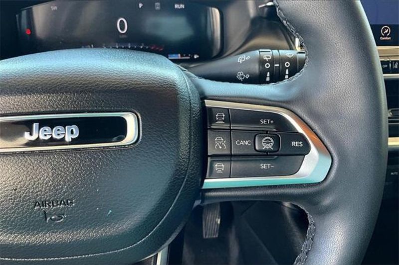2023 Jeep Compass LimitedImage 19