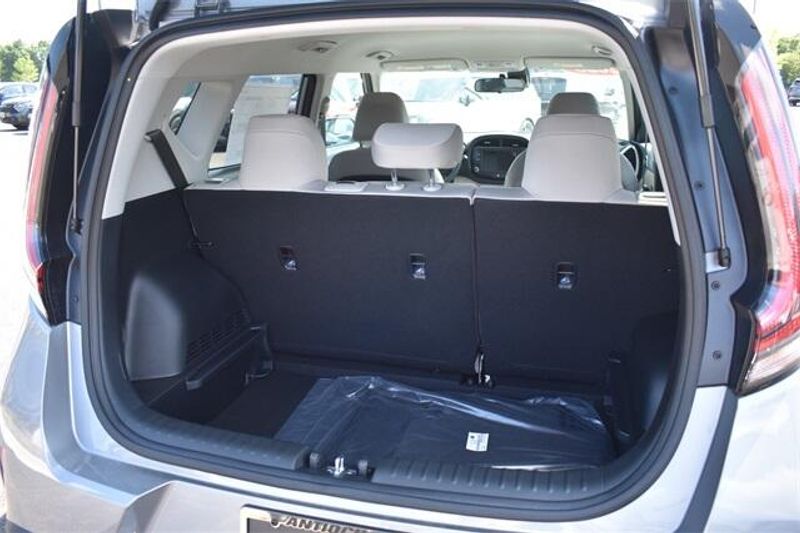 New 2025 Kia Soul LXImage 15